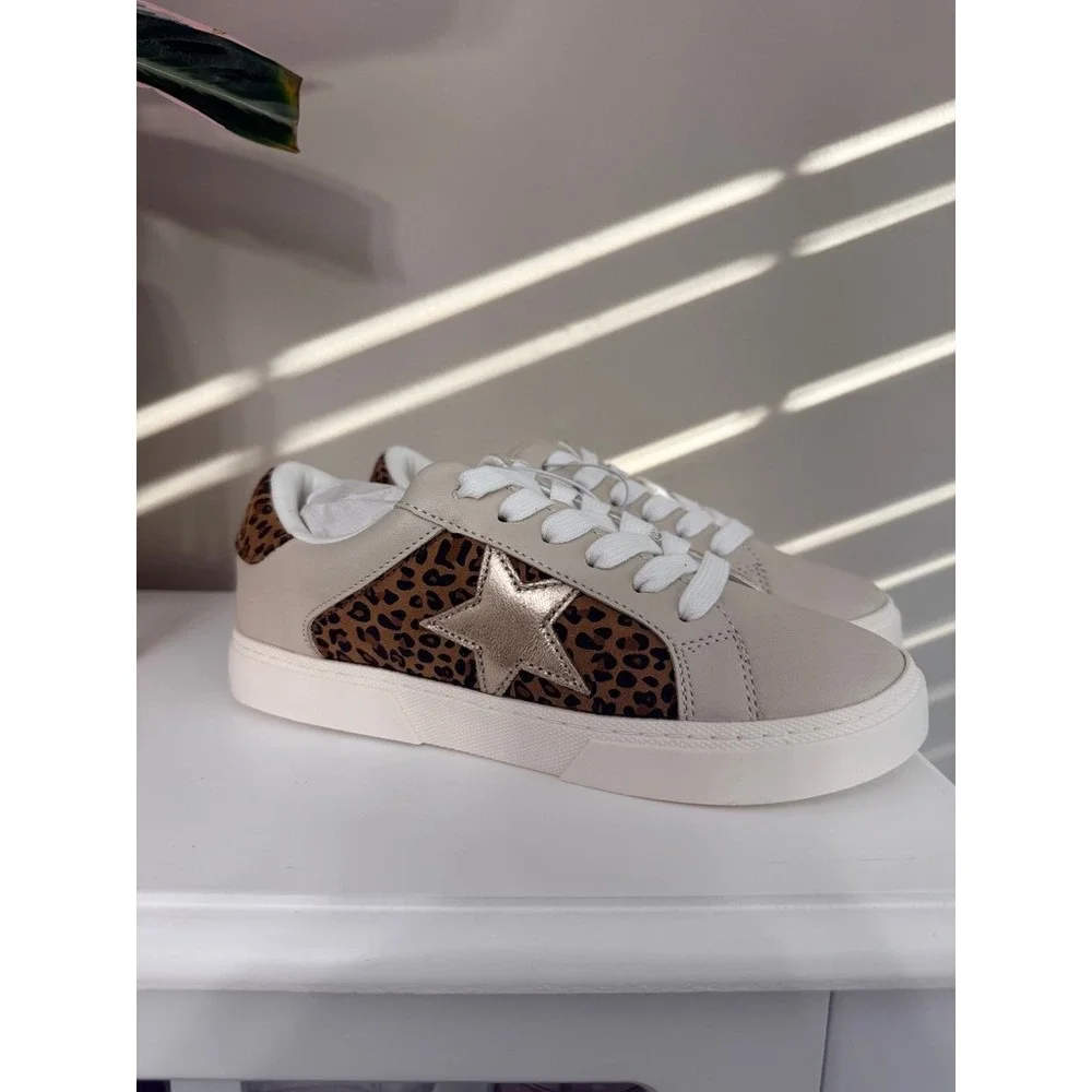 Cat‎ & Jack Kaitlyn Sneakers Girls Size 4 Beige Leopard Star NWT